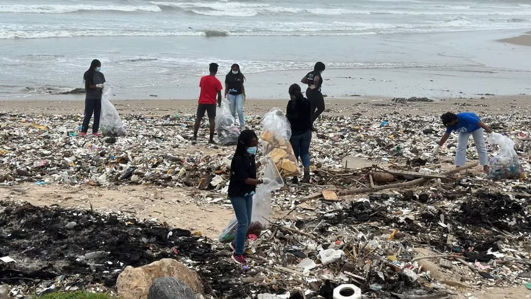 Ghana Sakumono Beach Clean-Up